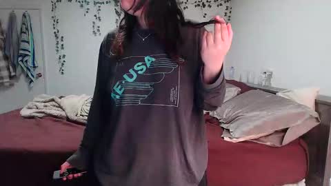 Snapshot of kittyymaze chatting on December 17, 2025, 12:55 pm Kittyymaze online show from December 17, 2025, 12:55 pm