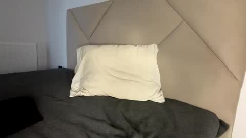 kiwigray online show from December 5, 2025, 12:58 pm