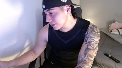 kiyo__ online show from May 15, 2026, 1:23 am