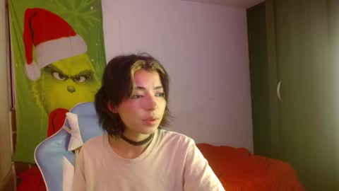 kiyu online show from November 18, 2025, 12:38 am