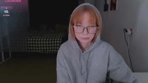 Snapshot of klares_wasser chatting on February 12, 2025, 3:38 pm Klares online show from February 12, 2025, 3:38 pm