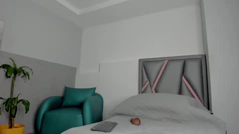 klariz09 online show from September 24, 2025, 9:18 pm