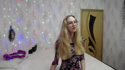 Snapshot of klaryevans chatting on January 9, 2026, 11:02 am Klary online show from January 9, 2026, 11:02 am