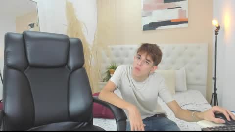 Snapshot of klaus_sunrise_xx chatting on January 31, 2025, 7:18 am KLAUS online show from January 31, 2025, 7:18 am