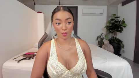 Snapshot of kleogold_1 chatting on December 7, 2024, 3:52 pm Christina online show from December 7, 2024, 3:52 pm