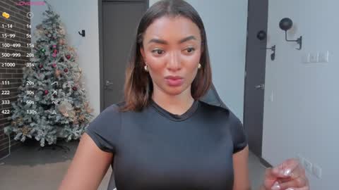 Snapshot of kleogold_1 chatting on January 4, 2025, 1:21 am Christina online show from January 4, 2025, 1:21 am