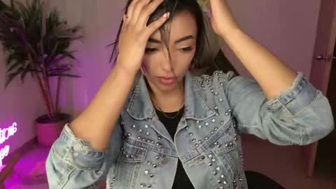 Snapshot of kleogold_1 chatting on October 5, 2025, 3:32 pm Christina online show from October 5, 2025, 3:32 pm