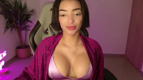 Snapshot of kleogold_1 chatting on November 9, 2025, 2:37 pm Christina online show from November 9, 2025, 2:37 pm