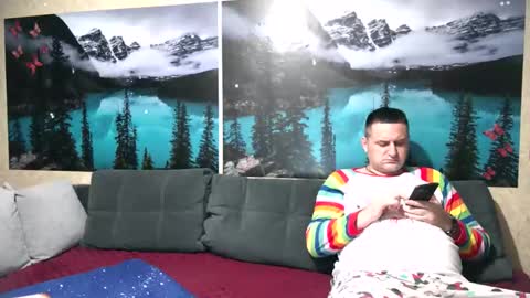 Kleosnow online show from October 29, 2025, 5:47 pm