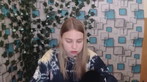 Snapshot of klerkarina chatting on December 23, 2024, 6:22 am klerkarina online show from December 23, 2024, 6:22 am