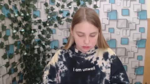 Snapshot of klerkarina chatting on December 23, 2024, 9:27 am klerkarina online show from December 23, 2024, 9:27 am