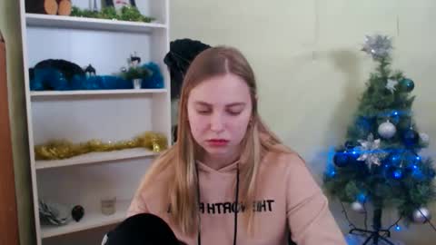 Snapshot of klerkarina chatting on December 27, 2024, 9:17 am klerkarina online show from December 27, 2024, 9:17 am