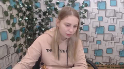 Snapshot of klerkarina chatting on January 5, 2025, 5:51 am klerkarina online show from January 5, 2025, 5:51 am