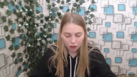 Snapshot of klerkarina chatting on January 6, 2025, 8:24 am klerkarina online show from January 6, 2025, 8:24 am