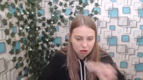 Snapshot of klerkarina chatting on January 9, 2025, 5:44 am klerkarina online show from January 9, 2025, 5:44 am