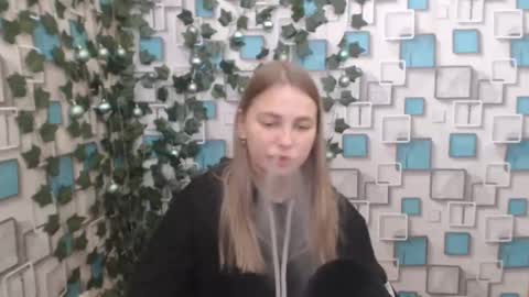 Snapshot of klerkarina chatting on January 9, 2025, 8:45 am klerkarina online show from January 9, 2025, 8:45 am