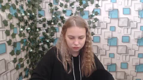 Snapshot of klerkarina chatting on January 11, 2025, 5:41 am klerkarina online show from January 11, 2025, 5:41 am