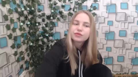 Snapshot of klerkarina chatting on January 17, 2025, 5:42 am klerkarina online show from January 17, 2025, 5:42 am