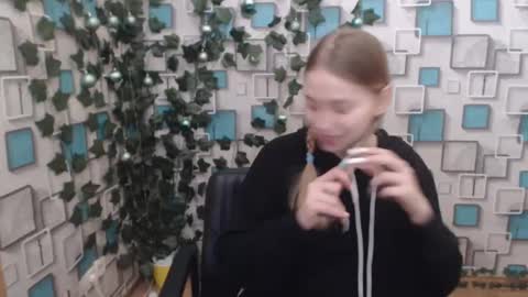 Snapshot of klerkarina chatting on January 25, 2025, 6:23 am klerkarina online show from January 25, 2025, 6:23 am