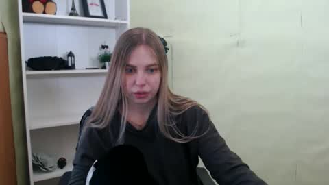 Snapshot of klerkarina chatting on February 12, 2025, 12:01 pm klerkarina online show from February 12, 2025, 12:01 pm
