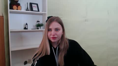 Snapshot of klerkarina chatting on February 14, 2025, 6:34 am klerkarina online show from February 14, 2025, 6:34 am
