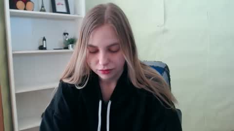 Snapshot of klerkarina chatting on February 20, 2025, 8:50 am klerkarina online show from February 20, 2025, 8:50 am