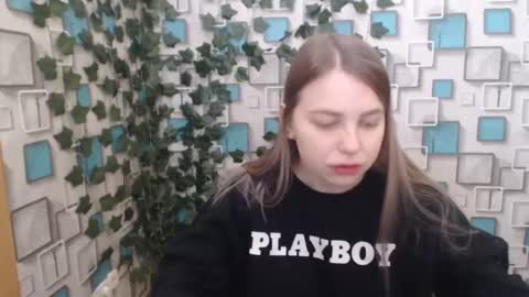 Snapshot of klerkarina chatting on February 21, 2025, 5:35 am klerkarina online show from February 21, 2025, 5:35 am