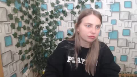 Snapshot of klerkarina chatting on February 21, 2025, 9:02 am klerkarina online show from February 21, 2025, 9:02 am