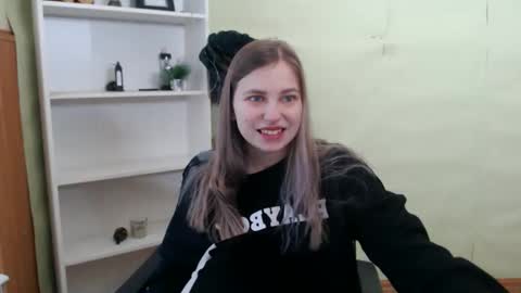 Snapshot of klerkarina chatting on February 23, 2025, 5:34 am klerkarina online show from February 23, 2025, 5:34 am