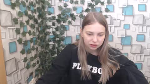 Snapshot of klerkarina chatting on March 5, 2025, 5:40 am klerkarina online show from March 5, 2025, 5:40 am