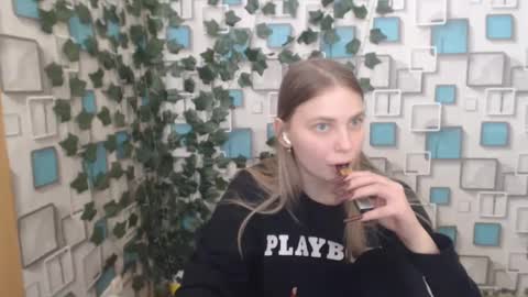 Snapshot of klerkarina chatting on March 5, 2025, 8:43 am klerkarina online show from March 5, 2025, 8:43 am