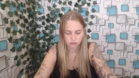 Snapshot of klerkarina chatting on September 24, 2025, 5:44 am klerkarina online show from September 24, 2025, 5:44 am