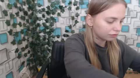 Snapshot of klerkarina chatting on September 25, 2025, 5:55 am klerkarina online show from September 25, 2025, 5:55 am