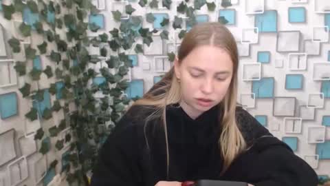Snapshot of klerkarina chatting on October 3, 2025, 5:59 am klerkarina online show from October 3, 2025, 5:59 am