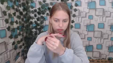 Snapshot of klerkarina chatting on October 6, 2025, 5:05 am klerkarina online show from October 6, 2025, 5:05 am