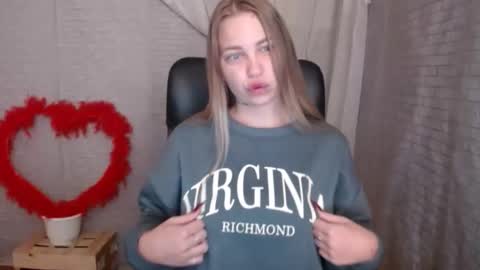 Snapshot of klerkarina chatting on October 7, 2025, 5:37 am klerkarina online show from October 7, 2025, 5:37 am