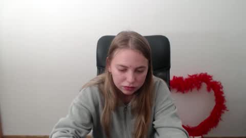 Snapshot of klerkarina chatting on October 21, 2025, 7:31 am klerkarina online show from October 21, 2025, 7:31 am