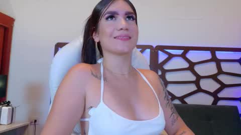 Snapshot of kloe_bella chatting on December 17, 2025, 1:17 pm kloe_bella online show from December 17, 2025, 1:17 pm