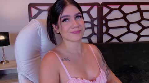 Snapshot of kloe_bella chatting on February 7, 2026, 12:53 pm kloe_bella online show from February 7, 2026, 12:53 pm