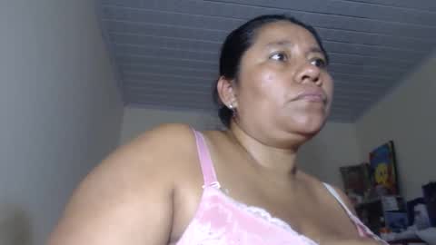 Kloe online show from November 9, 2025, 5:44 pm