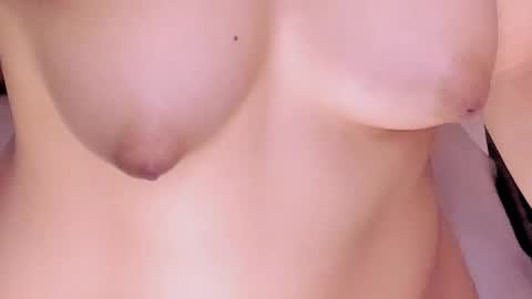 Snapshot of kloee_brown chatting on January 5, 2026, 5:27 pm Kloe Brown online show from January 5, 2026, 5:27 pm