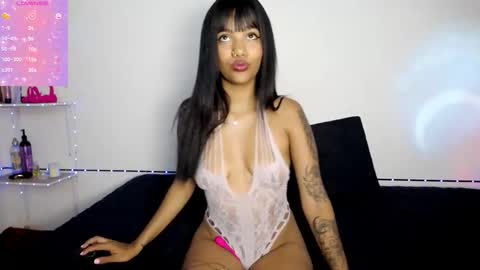 Snapshot of kloy_sech chatting on March 18, 2026, 10:07 am Valen online show from March 18, 2026, 10:07 am