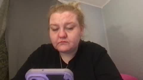 Snapshot of kmarie1196 chatting on March 16, 2026, 1:00 am kmarie1196 online show from March 16, 2026, 1:00 am