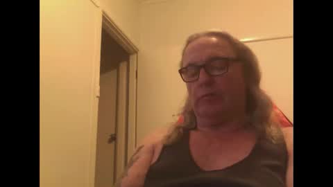 Snapshot of knobout chatting on November 12, 2025, 10:26 am knobout online show from November 12, 2025, 10:26 am