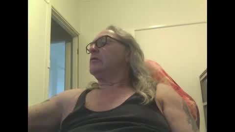 Snapshot of knobout chatting on November 19, 2025, 6:24 am knobout online show from November 19, 2025, 6:24 am