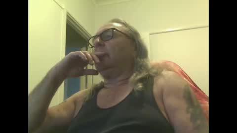 Snapshot of knobout chatting on November 20, 2025, 8:52 pm knobout online show from November 20, 2025, 8:52 pm