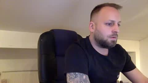 Snapshot of kobasic chatting on February 4, 2026, 11:16 am hugo online show from February 4, 2026, 11:16 am