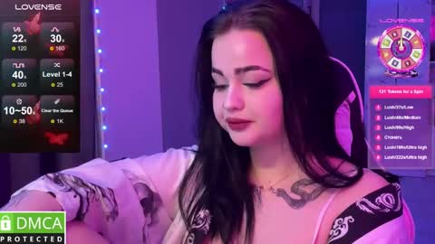 Mia online show from January 11, 2025, 5:51 pm