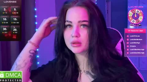 Mia online show from January 12, 2025, 7:53 pm