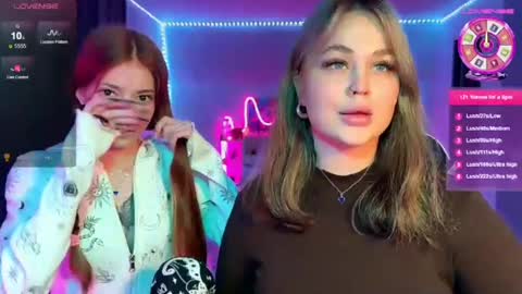 Mia online show from November 12, 2025, 6:52 pm